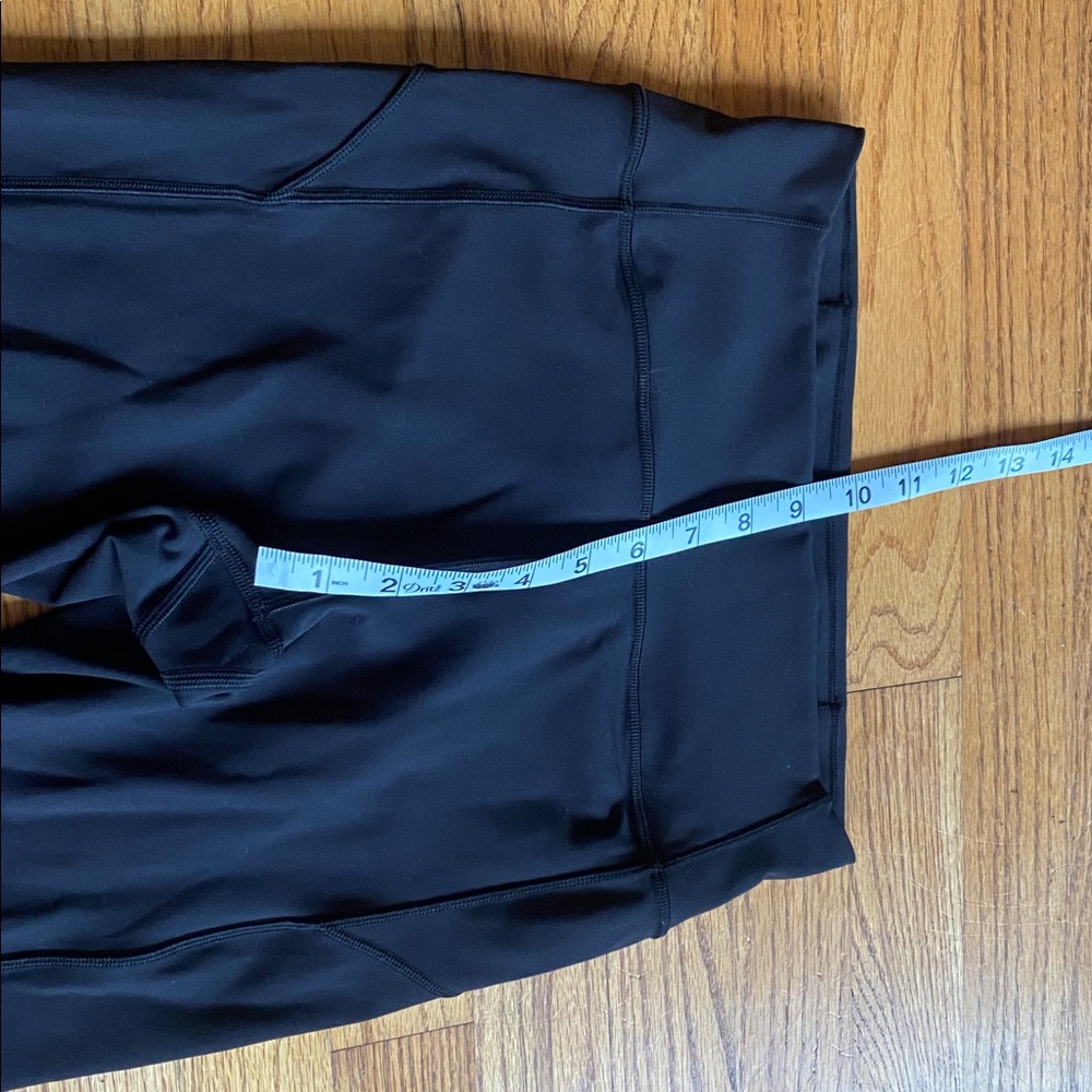 Lululemon In Movement Tight 25" *Everlux Black Size 6 - Picture 7 of 11